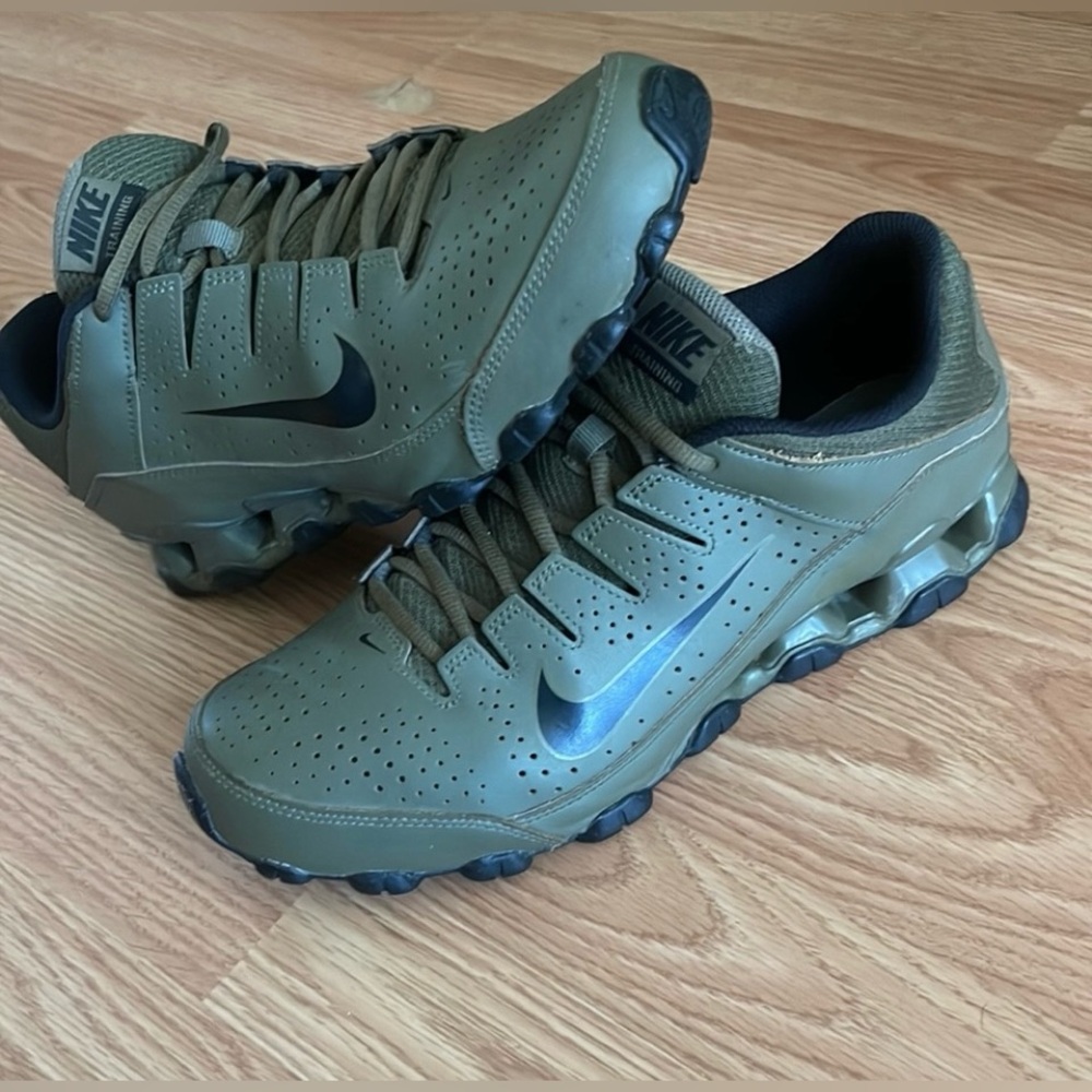 Rare Green Nike Reax Comfortable Athletic Shoes, Army Olive Tactical Sheriff EUC